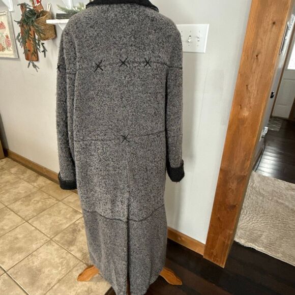 Vintage Sabau Furs Cleveland OH wool trench coat women’s size medium brown long - Picture 7 of 12